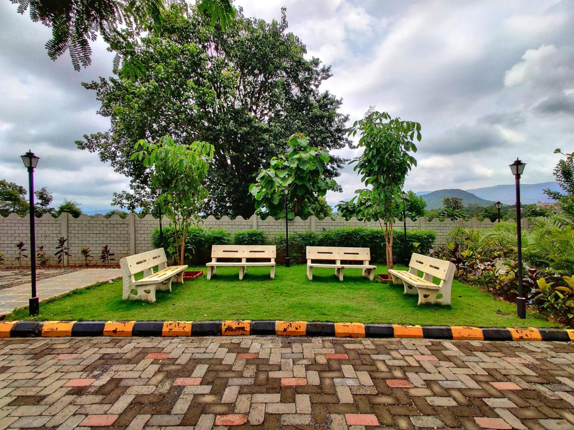 Pushpam Sanskruti Resort Karjat - A Pure Veg Resort Dhamni Экстерьер фото